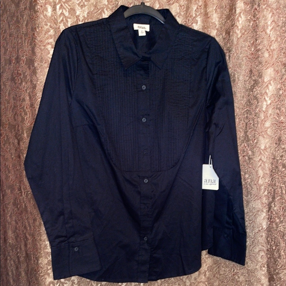 NWT a.n.a Black Women’s Dress Shirt.  Size Medium.